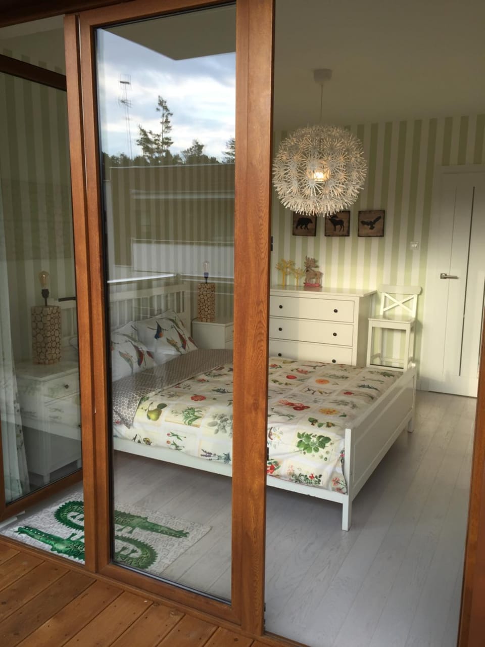 Bed, Photo of the whole room