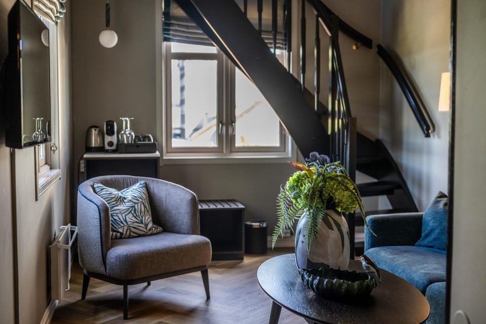 Coffee/tea facilities, Living room, Seating area