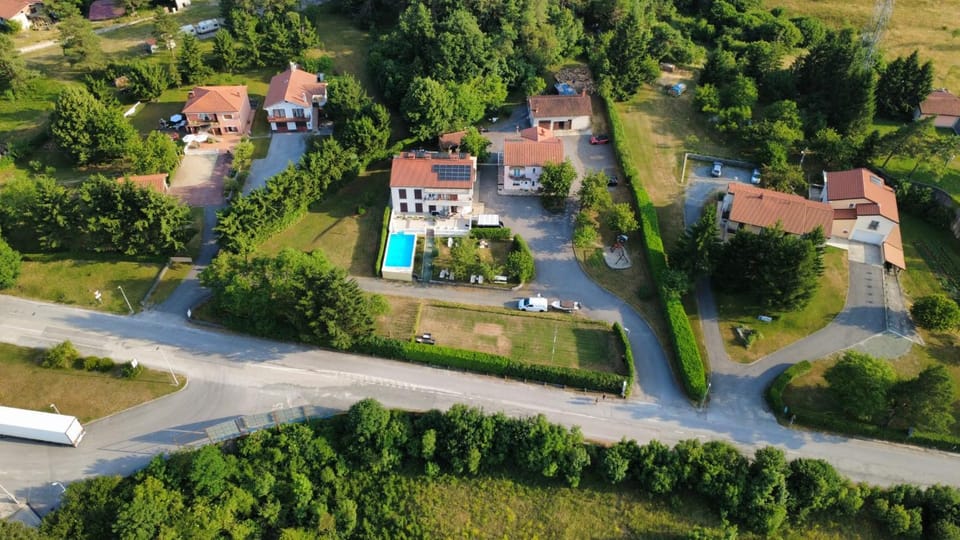 Day, Neighbourhood, Bird's eye view, Pool view