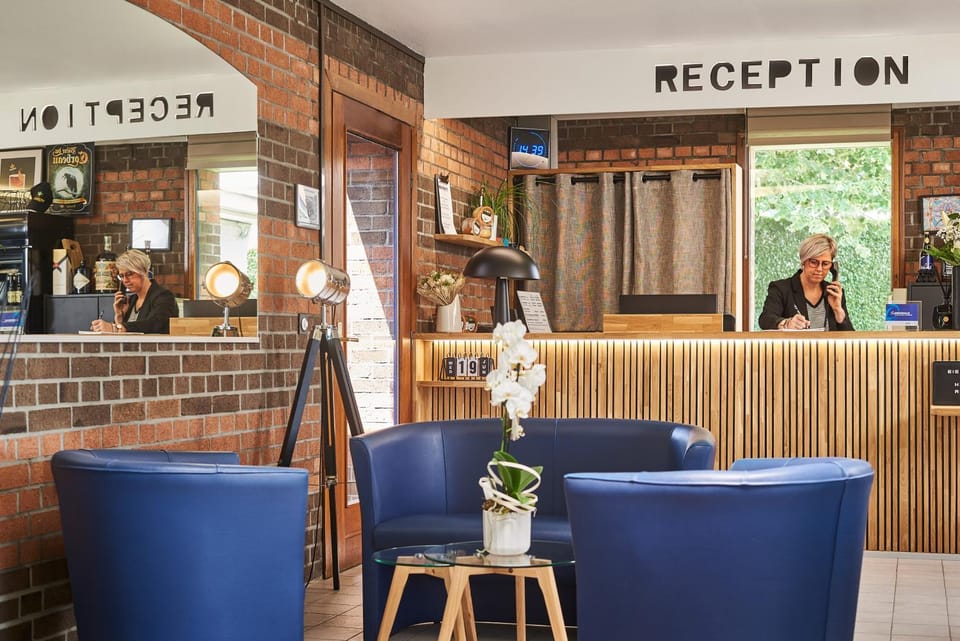 Lobby or reception, Lounge or bar, Seating area, Garden view, Garden view, Facility for disabled guests