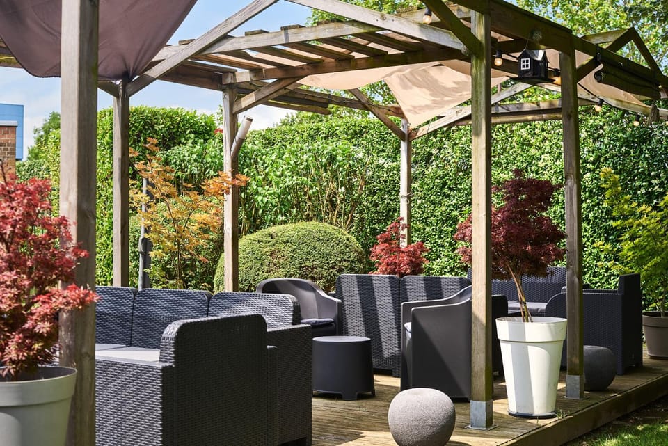 Patio, Patio, Spring, Natural landscape, Garden, Garden, Lounge or bar, Seating area, Garden view, Garden view