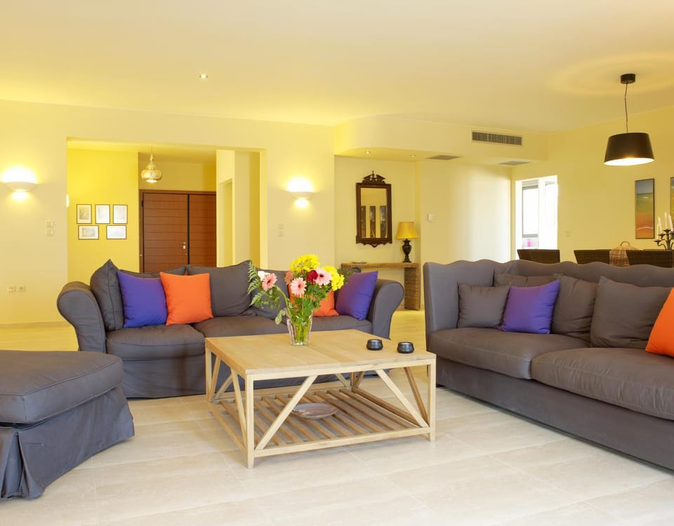 TV and multimedia, Living room, Seating area, Garden view, Pool view, Sea view