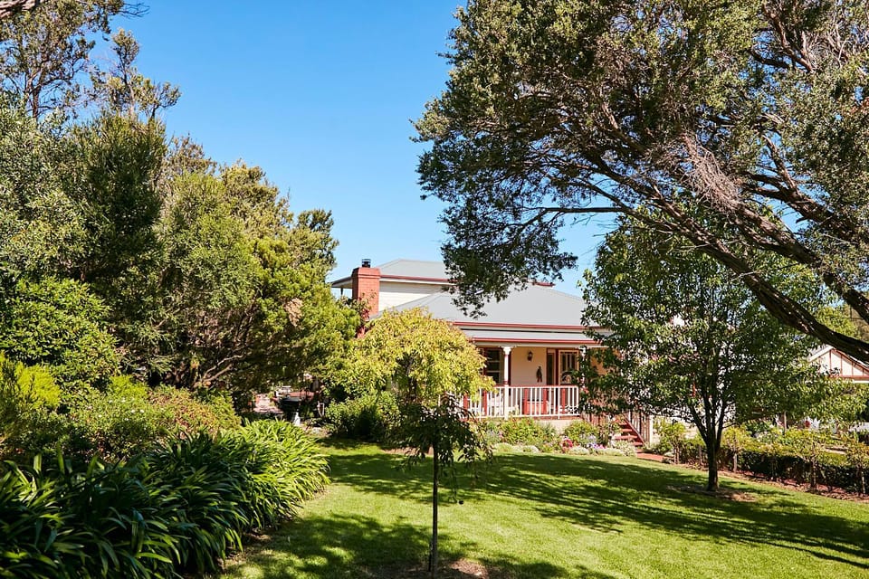 Property building, Garden, Garden view