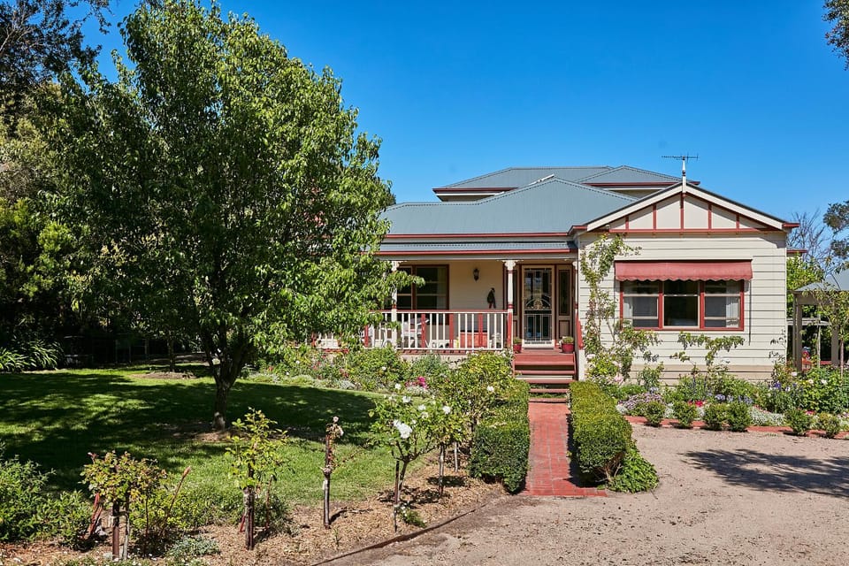 Property building, Garden, Garden view