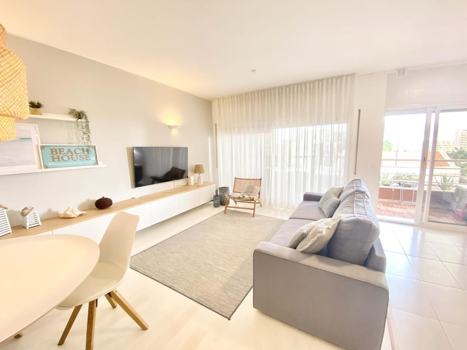 Communal lounge/ TV room, Living room, Decorative detail