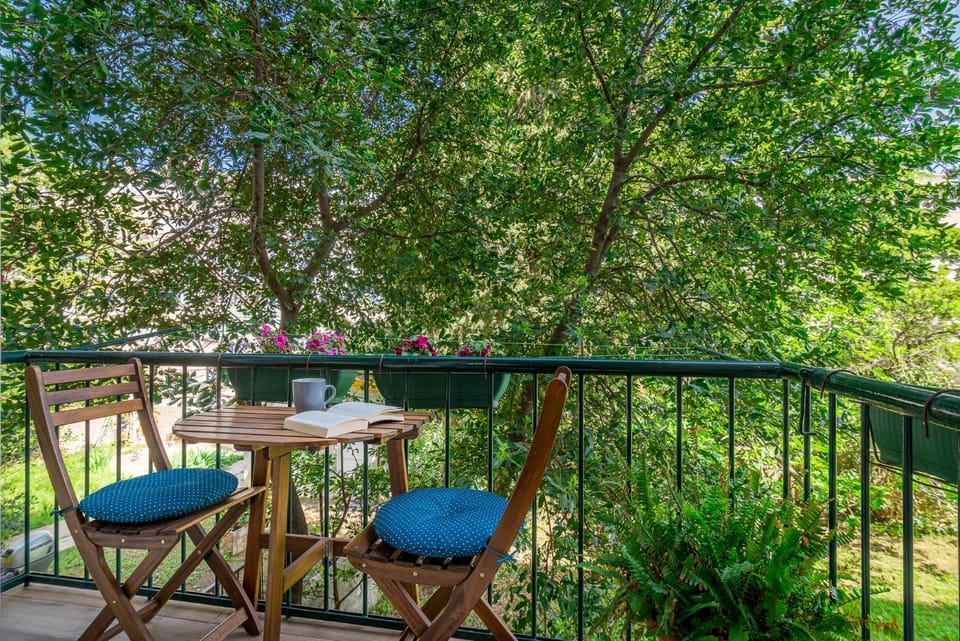 Balcony/Terrace, Garden view