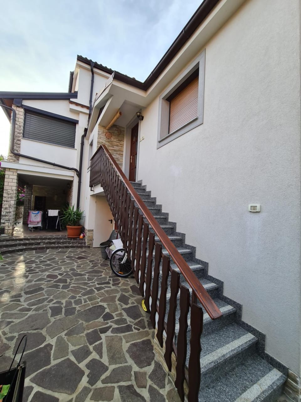 Facade/entrance
