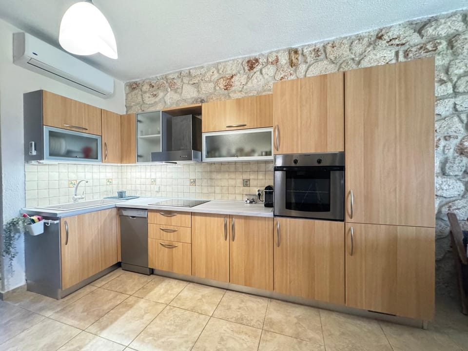 Jordan's Stone House House in Halkidiki