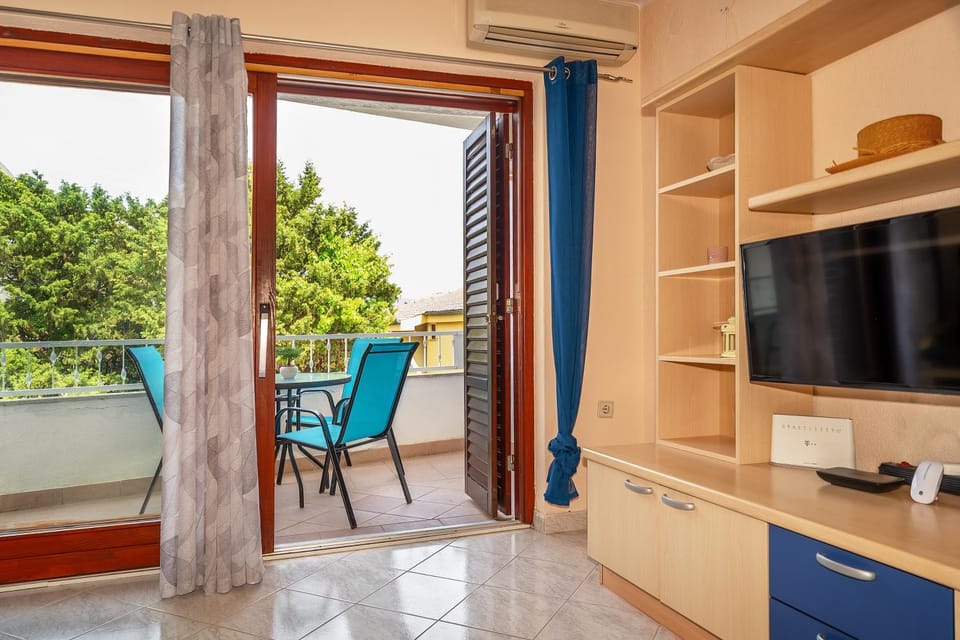 Apartment Mirna Apartment in Lika-Senj County
