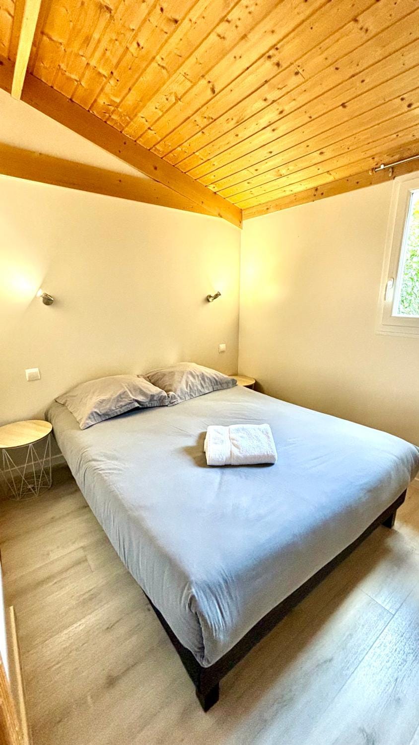Domaine des Epinettes Campground/ 
RV Resort in Auvergne-Rhône-Alpes
