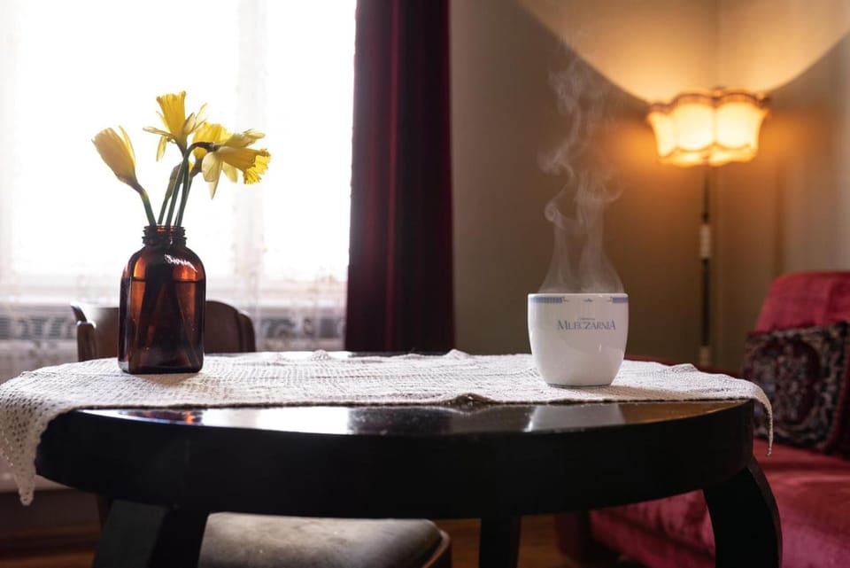 Photo of the whole room, Decorative detail, Seating area, Drinks