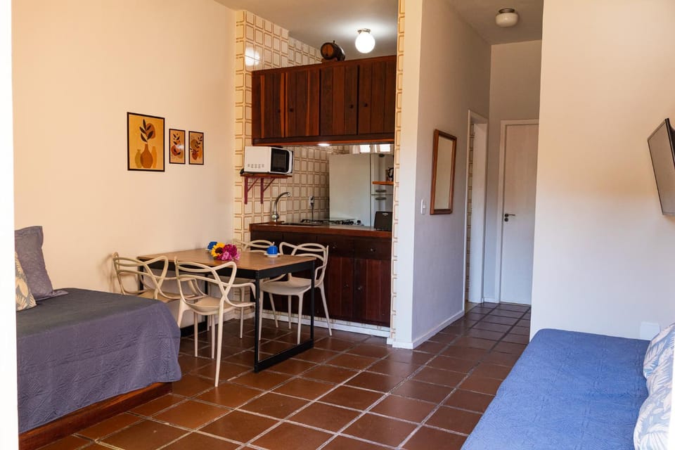 Kitchen or kitchenette, Living room, Seating area, Dining area, oven, pet friendly, stove