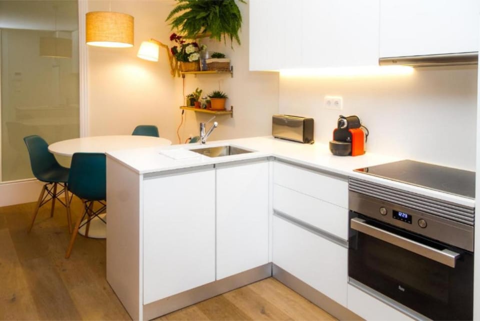 Liiiving in Porto | Central Garden Flat Apartment in Porto