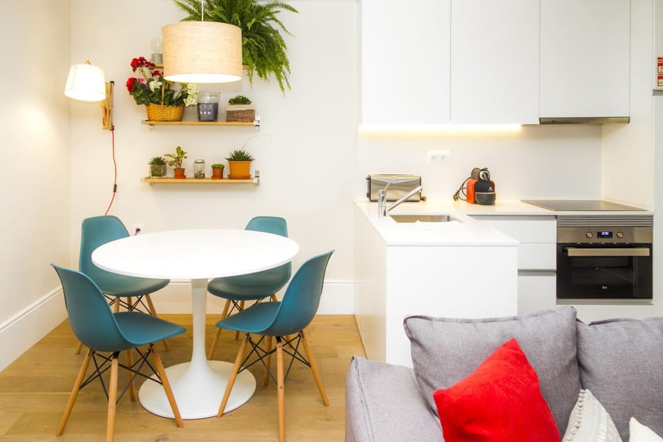 Liiiving in Porto | Central Garden Flat Apartment in Porto