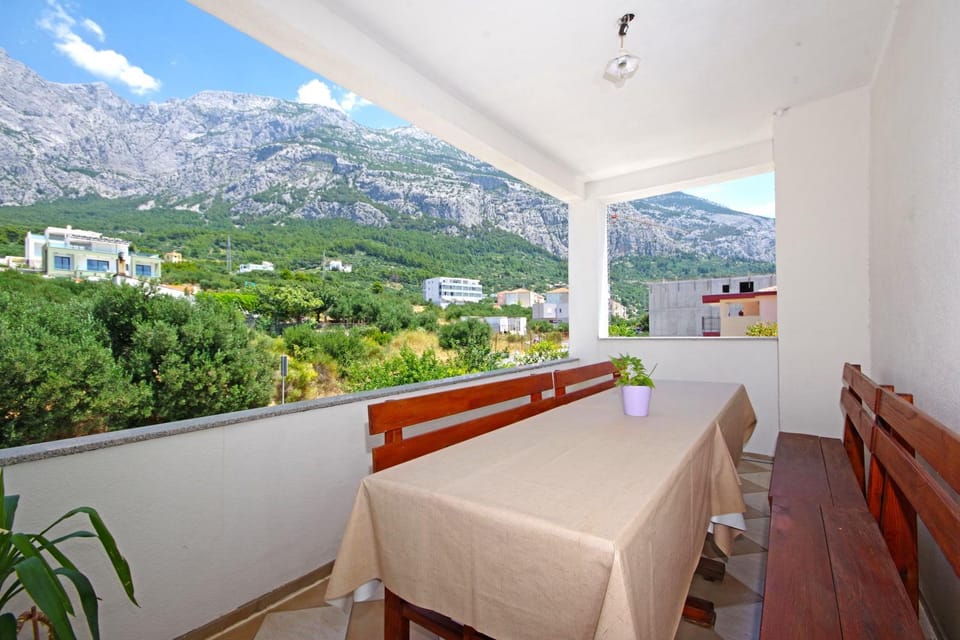 Balcony/Terrace, Mountain view