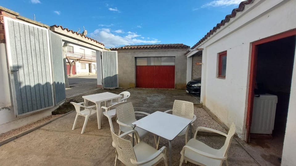 Patio, Natural landscape, Animals, Pets, pet friendly