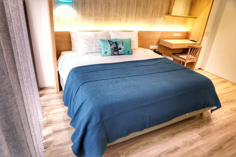 Bed, Bedroom