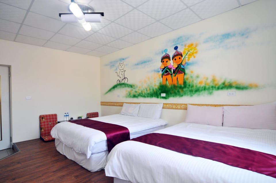 Photo of the whole room, Bedroom