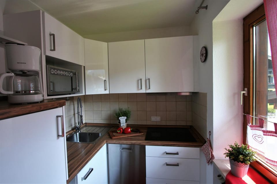 Coffee/tea facilities, Kitchen or kitchenette