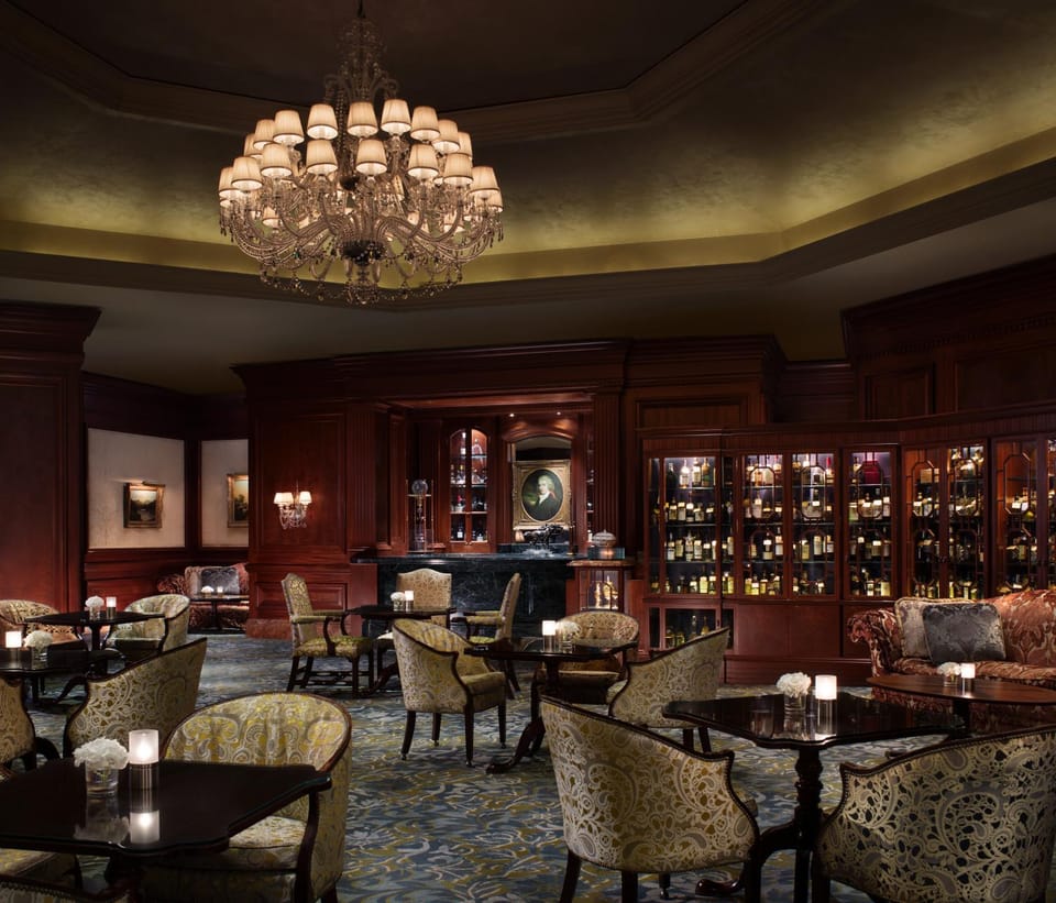 Restaurant/places to eat, Lounge or bar