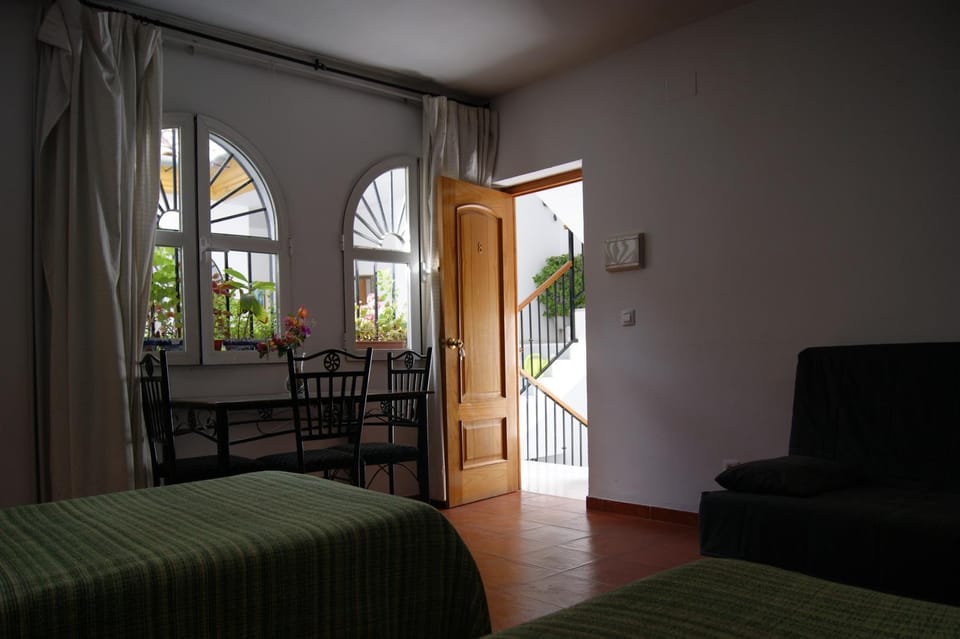 Photo of the whole room, Decorative detail
