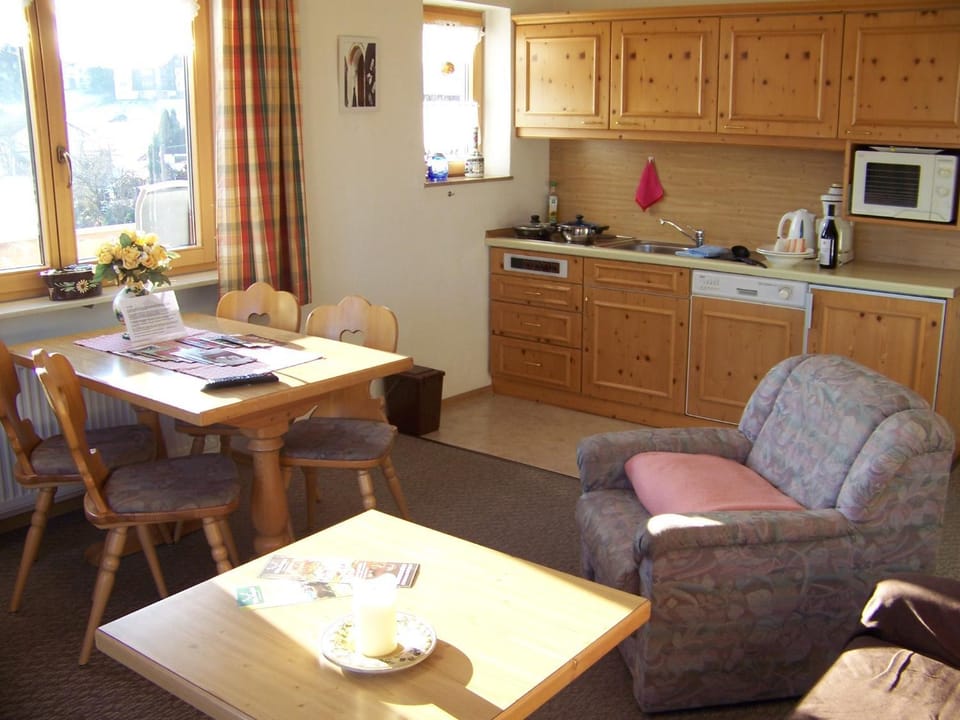 Kitchen or kitchenette, Living room, Dining area