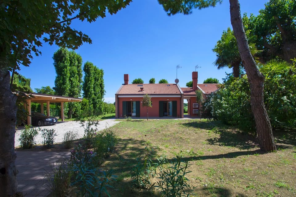 Patio, Facade/entrance, Balcony/Terrace, On site