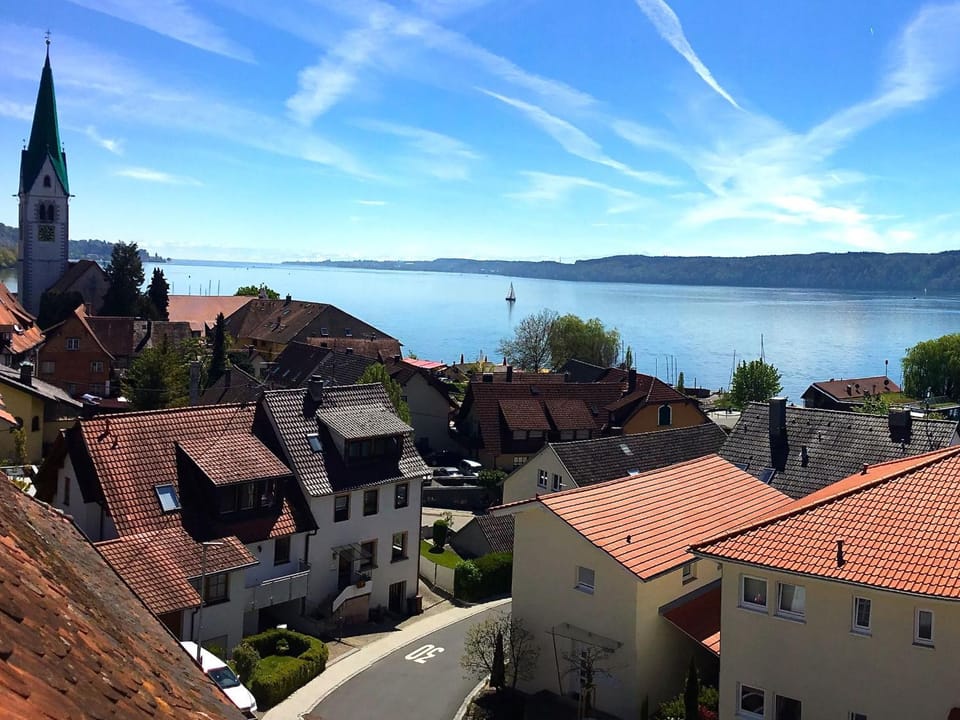 Sea view, Street view