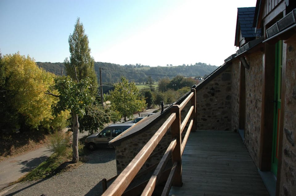 Property building, Natural landscape, Balcony/Terrace