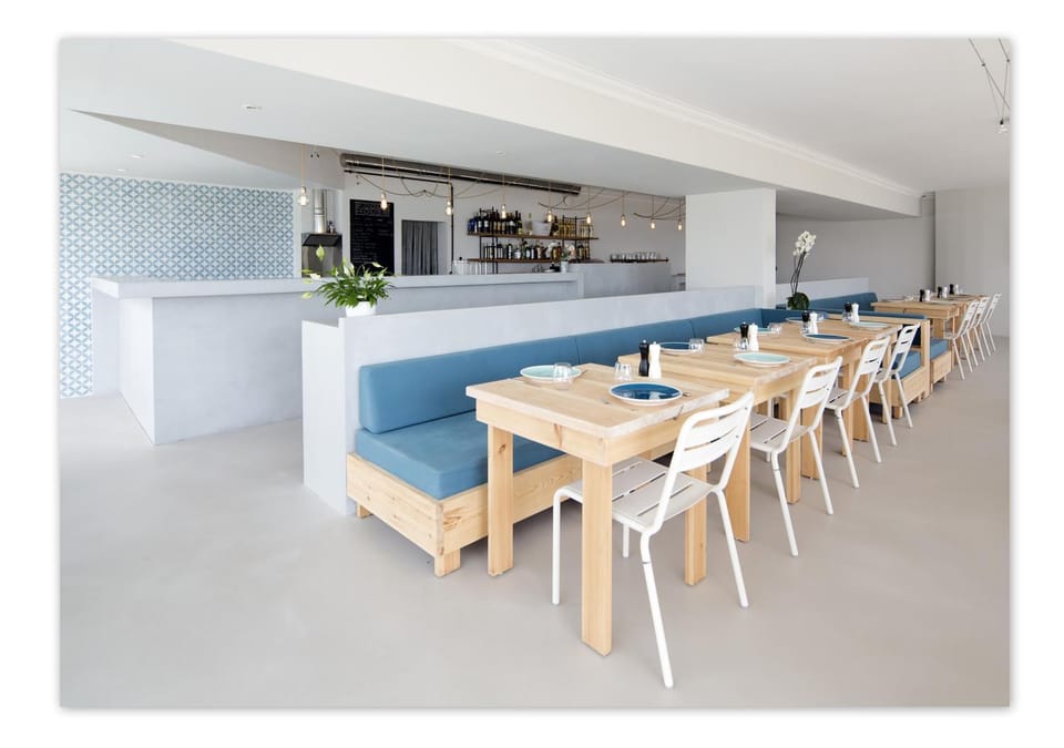 Restaurant/places to eat, Lounge or bar, Swimming pool, Swimming pool