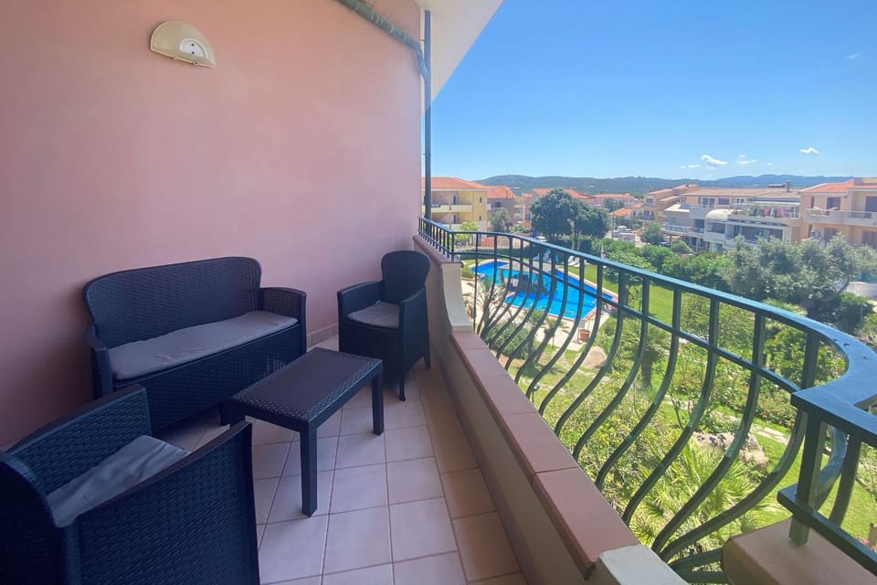 Appartamento in complesso con piscina Apartment in Santa Teresa Gallura