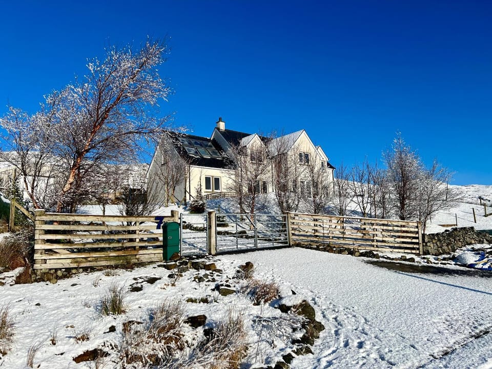 Property building, Day, Winter