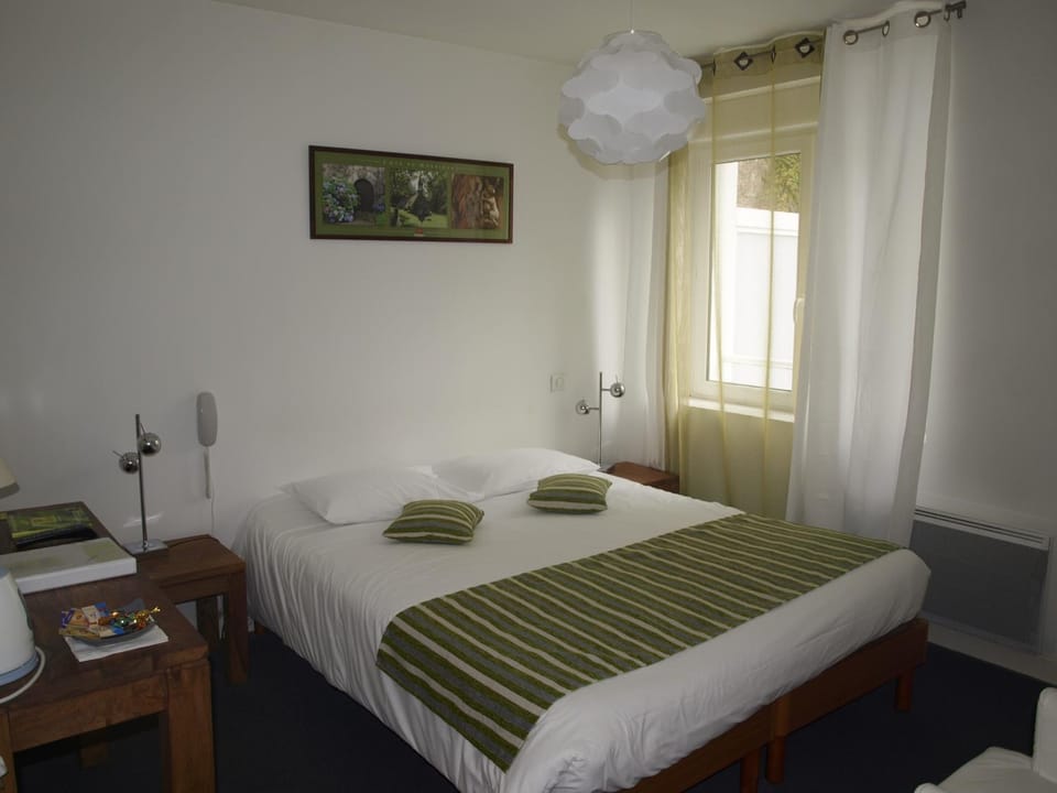 Auberge Du Cheval Blanc - Logis Hotel Hotel in Brittany