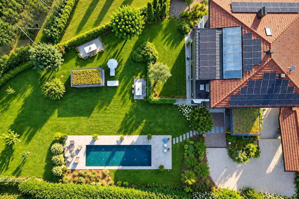 Property building, Garden, Spa and wellness centre/facilities, Garden view, Swimming pool