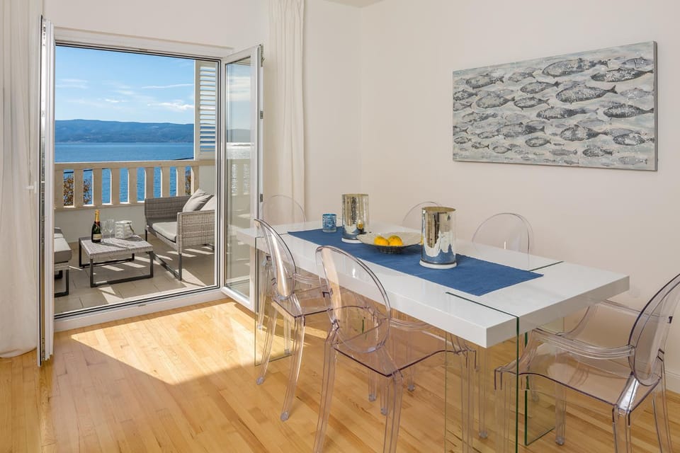 Living room, Sea view