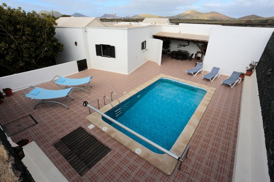 Swimming pool, Swimming pool