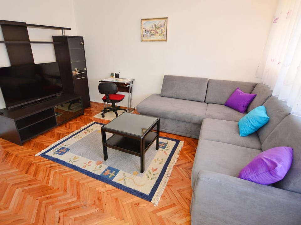 Living room, Photo of the whole room