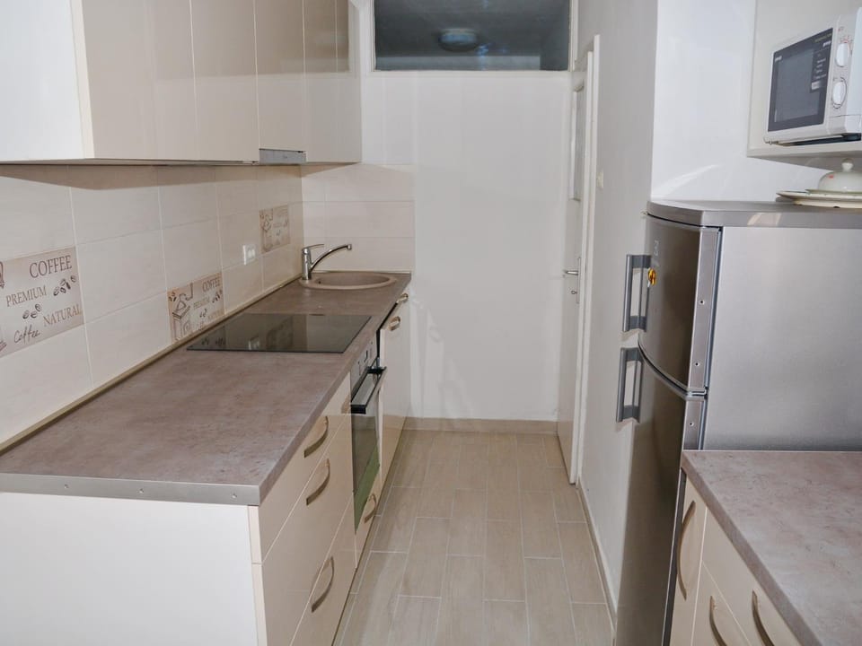 Coffee/tea facilities, Kitchen or kitchenette, Dining area
