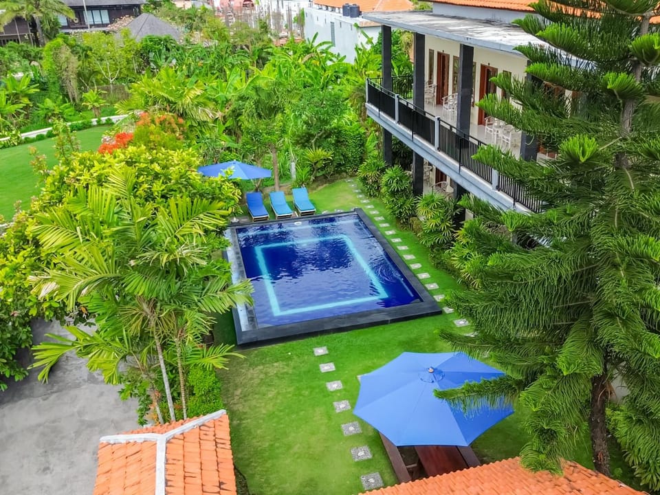 Property building, Swimming pool