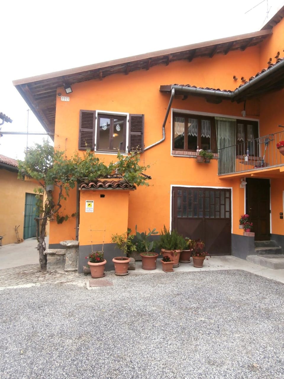 Facade/entrance