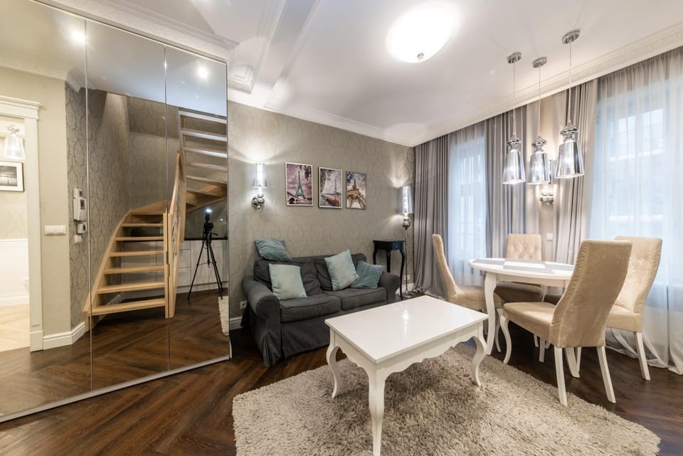 Living room, Seating area, Dining area