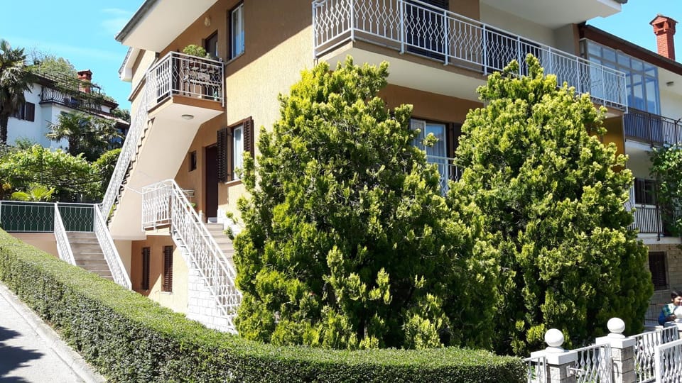 Property building, Patio, Day, People, Activities, Garden, View (from property/room), Balcony/Terrace, Food and drinks, Other, Other, Decorative detail, On site, Area and facilities, Seasons