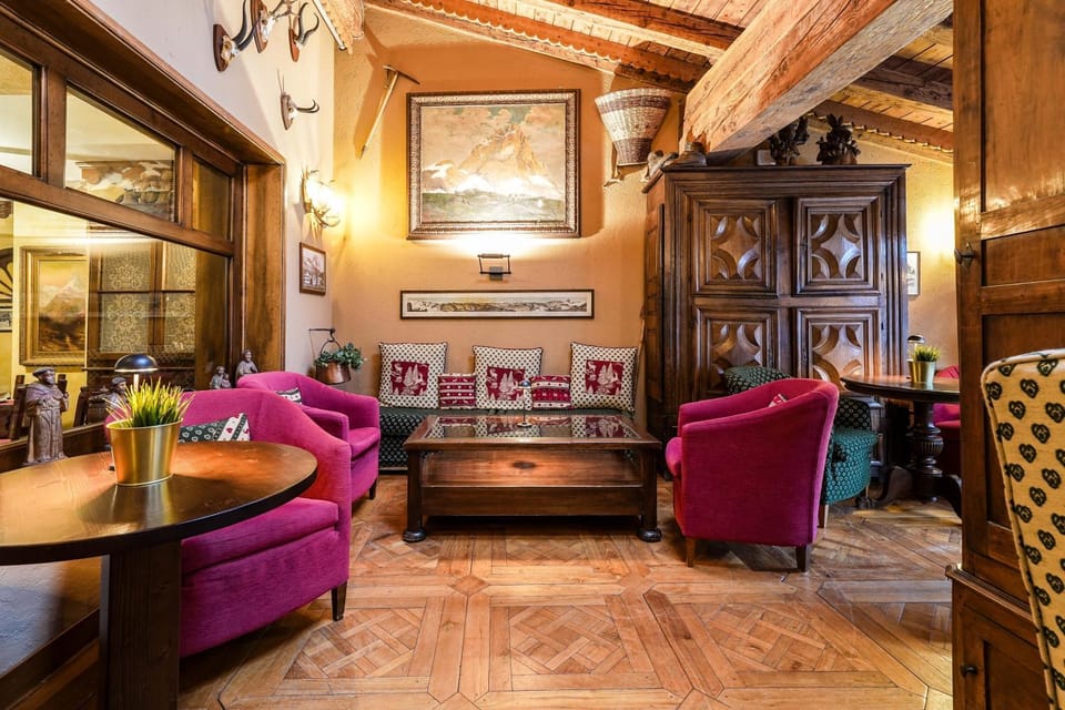 Living room, Lounge or bar