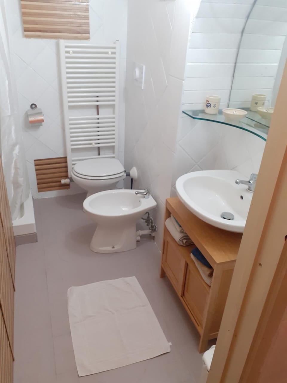 Shower, Toilet, Bathroom, bidet, towels
