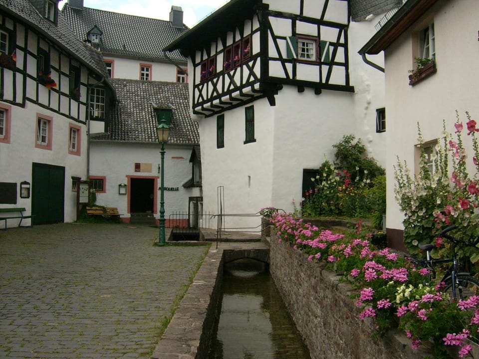 Nearby landmark, Natural landscape