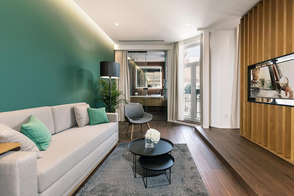 Bathroom, Decorative detail, Seating area