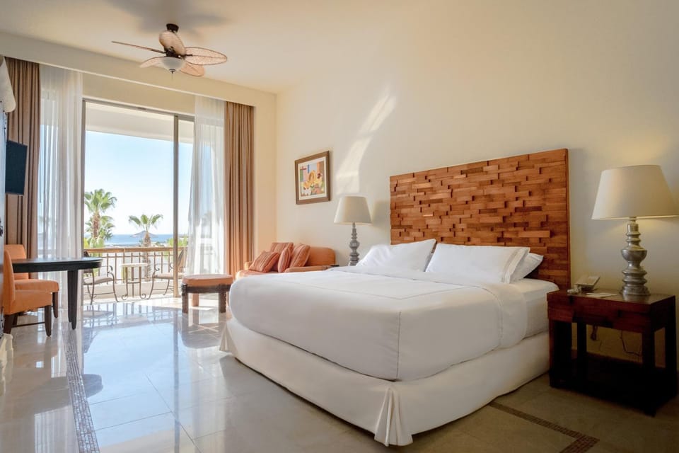 Bed, Garden view, Sea view