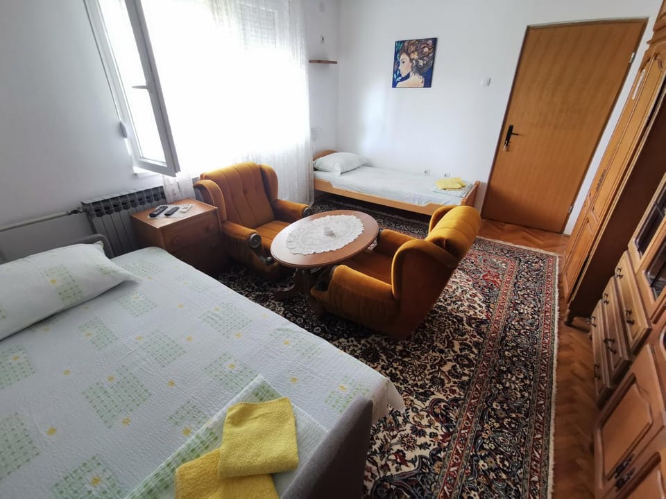 Bed, Photo of the whole room, Seating area, Bedroom, wardrobe