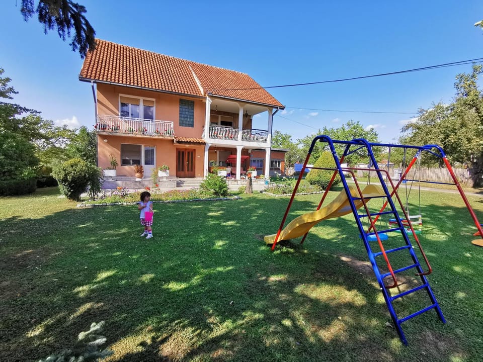 Property building, Day, Natural landscape, Children play ground, Garden, Garden view, Inner courtyard view