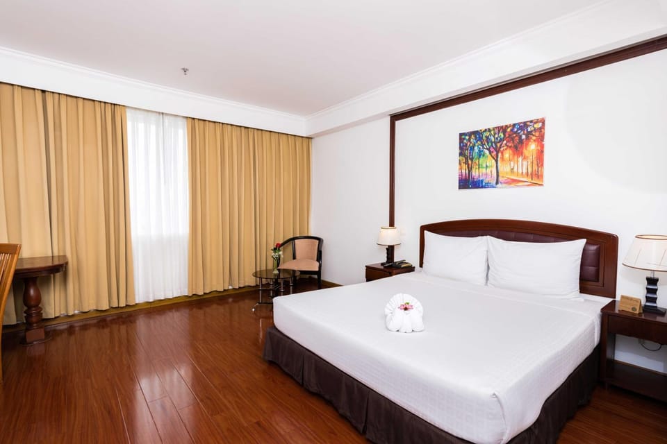 Bed, Seating area, Bedroom, Sea view